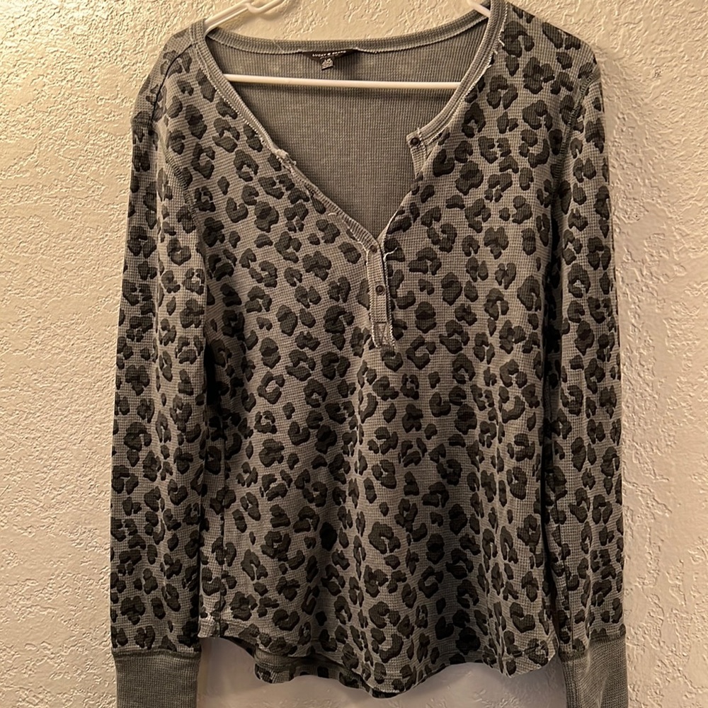 Lucky Leopard long sleeve top